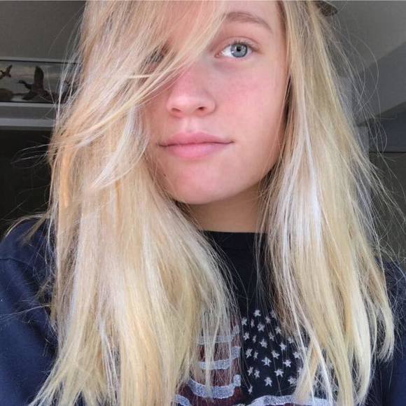 Meet your Posher, Mackenzie - Picture 1 of 1